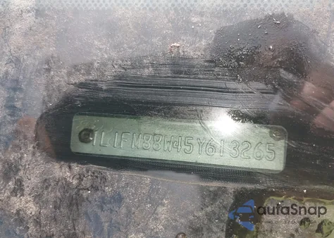 2005 Lincoln Town Car Executive z USA, uszkodzony, nr VIN 1L1FM88W45Y613265